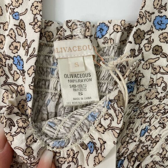 New!Olivaceous Top| 100% rayon| Small|ribbed| soft| cropped| stretchy|floral - Picture 7 of 16